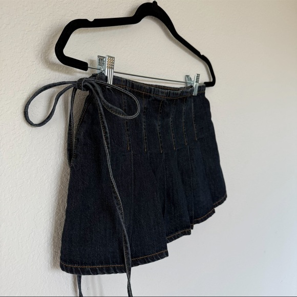 Lioness Pleated Dark Denim Mini Skirt - Picture 9 of 10